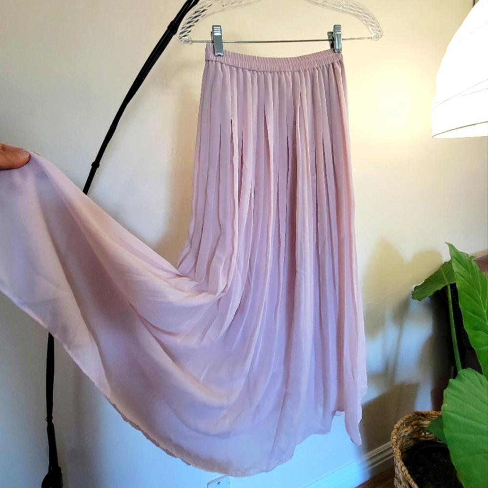 Uniqlo Japan Small light pink ballerina cropped pleated flowy skirt 32" length